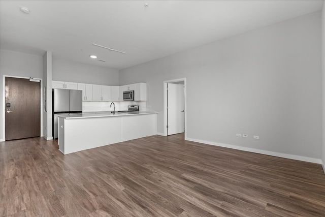 1900 W Lawrence Avenue 403, Chicago, IL 60640