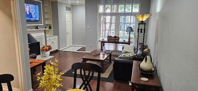 4000 Purdue Street 107, Houston, TX 77005