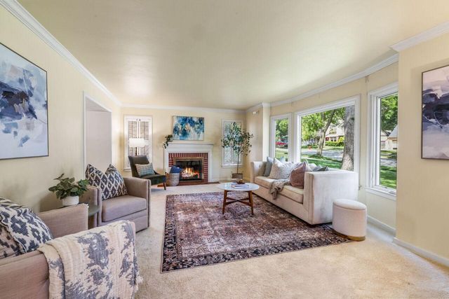 6265 N Bay Ridge AVENUE, Whitefish Bay, WI 53217