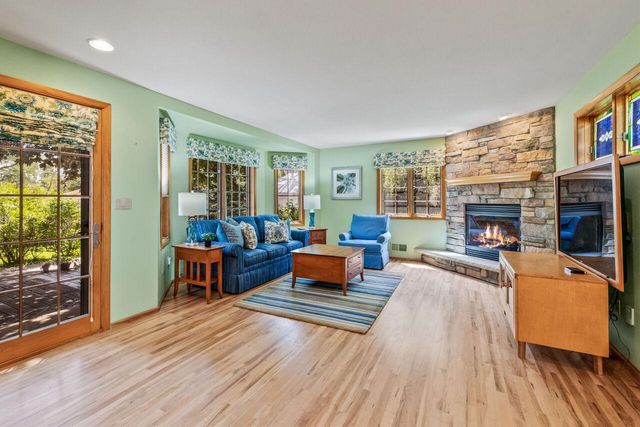 6265 N Bay Ridge AVENUE, Whitefish Bay, WI 53217