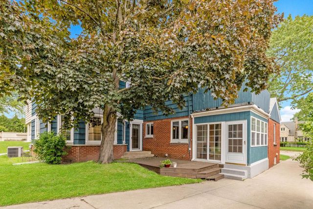 6265 N Bay Ridge AVENUE, Whitefish Bay, WI 53217