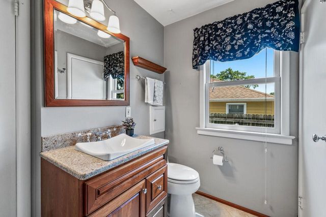 6265 N Bay Ridge AVENUE, Whitefish Bay, WI 53217