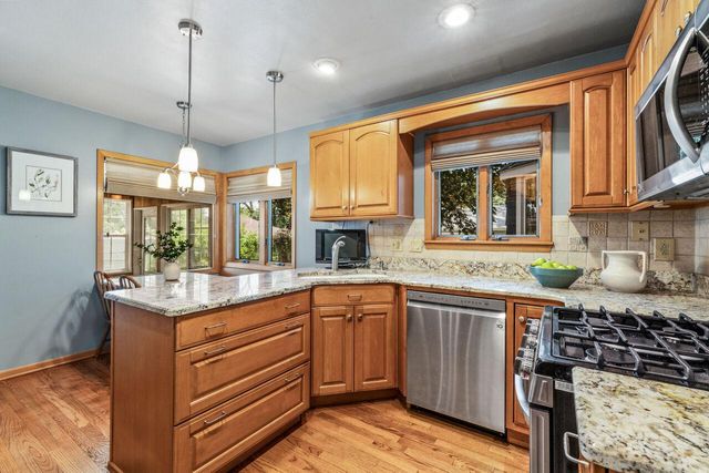 6265 N Bay Ridge AVENUE, Whitefish Bay, WI 53217