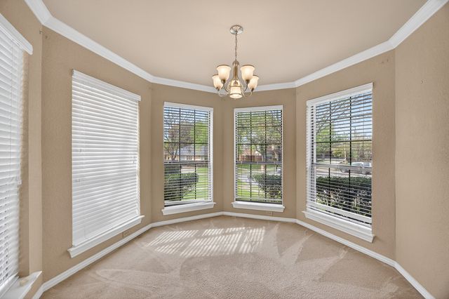 100 Castle Court, Irving, TX 75038