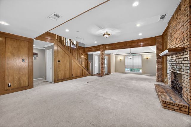 100 Castle Court, Irving, TX 75038