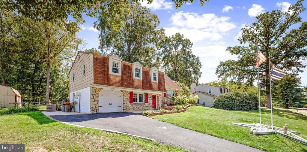 919 LAVERA RD, Warminster, PA 18974