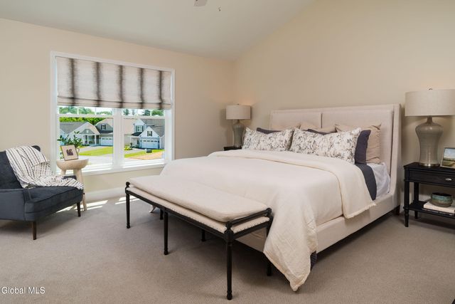 17 Chloes Way, Saratoga Springs, NY 12866