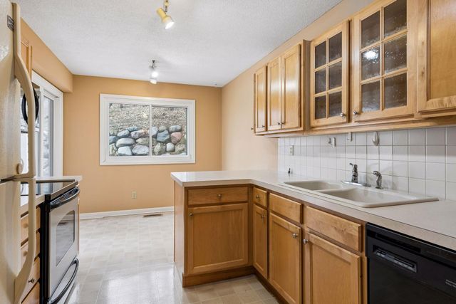 14365 Fairway Drive, Eden Prairie, MN 55344