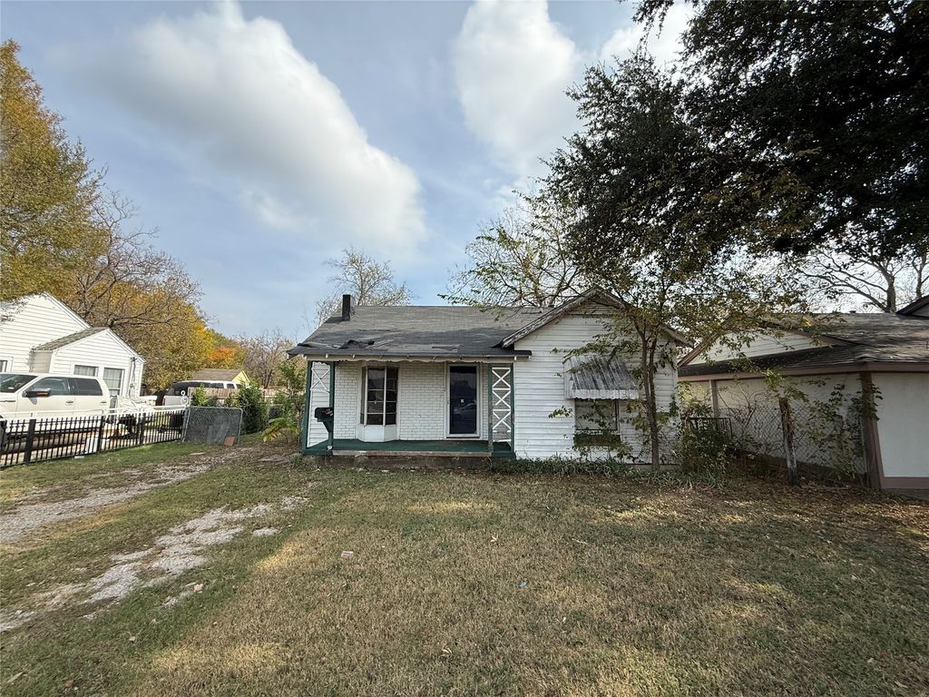 1112 Coston Drive, Dallas, TX 75217