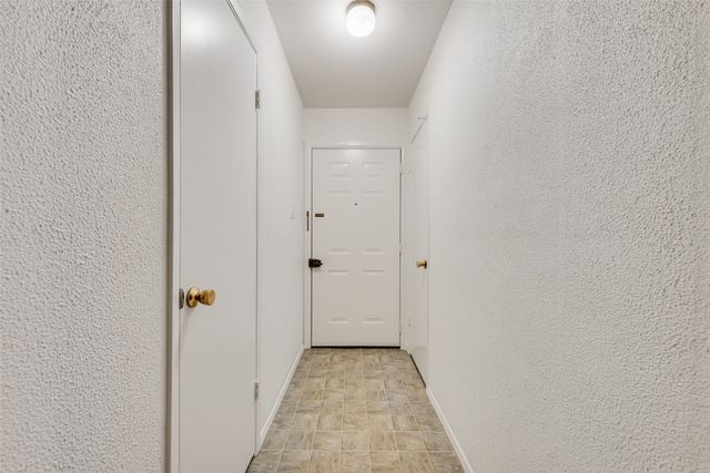 902 Dawnview Street, Arlington, TX 76014