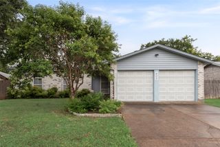 902 Dawnview Street, Arlington, TX 76014