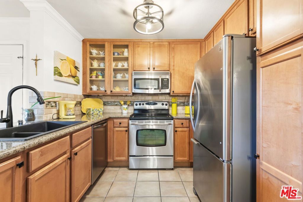 1035 La Terraza Circle 103, Corona, CA 92879 — photo 3