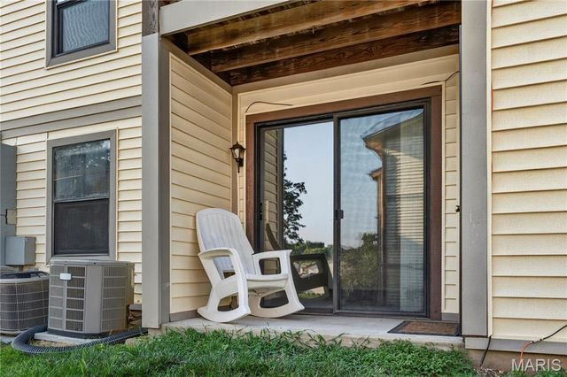 1423 Summergate Parkway H, St Charles, MO 63303