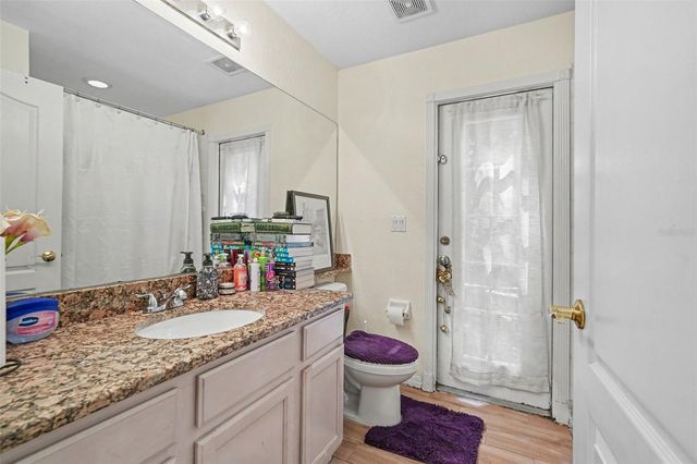 7212 HAMMET ROAD, Tampa, FL 33647