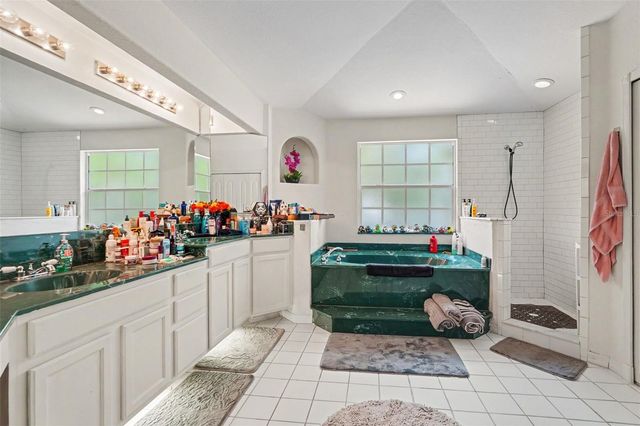 7212 HAMMET ROAD, Tampa, FL 33647