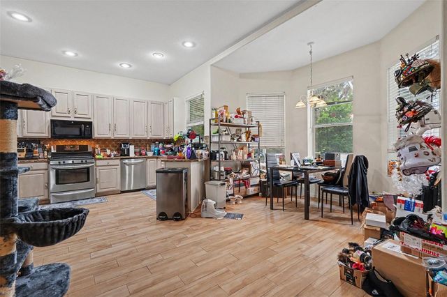 7212 HAMMET ROAD, Tampa, FL 33647