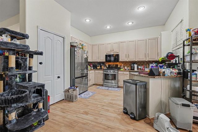 7212 HAMMET ROAD, Tampa, FL 33647