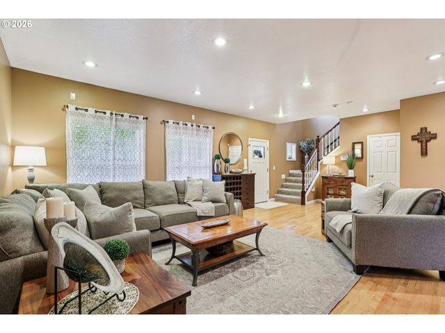8975 Se 282ND Ave, Boring, OR 97009