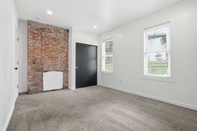 95 Wyoming St, Mt Washington, PA 15211