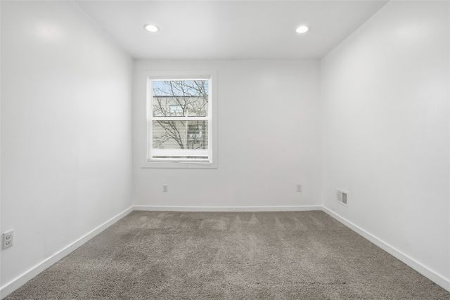 95 Wyoming St, Mt Washington, PA 15211