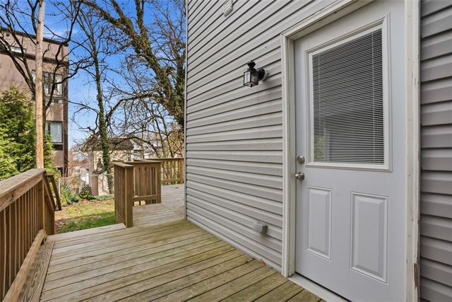 95 Wyoming St, Mt Washington, PA 15211