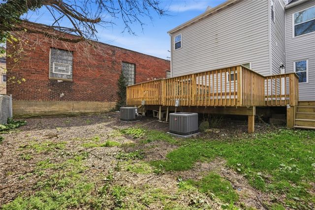 95 Wyoming St, Mt Washington, PA 15211