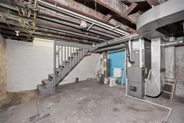 95 Wyoming St, Mt Washington, PA 15211