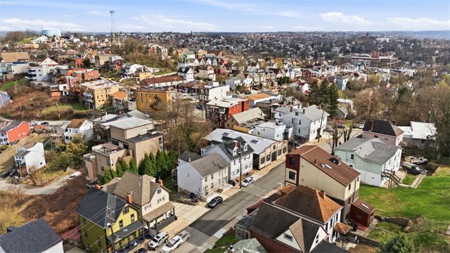 95 Wyoming St, Mt Washington, PA 15211