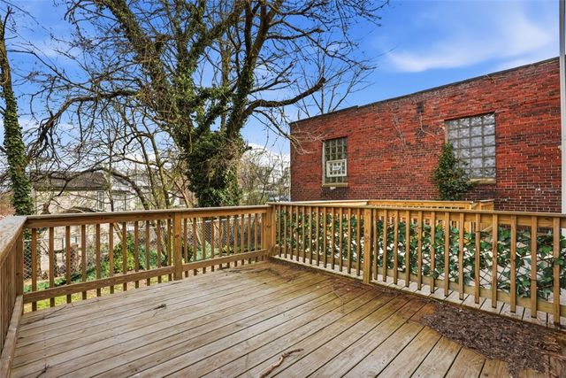 95 Wyoming St, Mt Washington, PA 15211