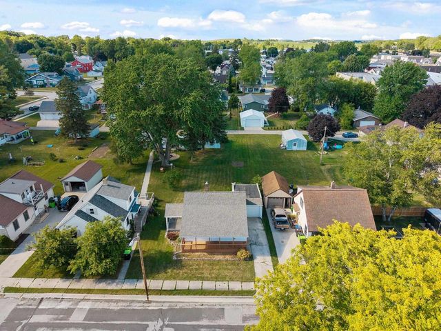 1814 PLEASANT AVENUE, New Holstein, WI 53061
