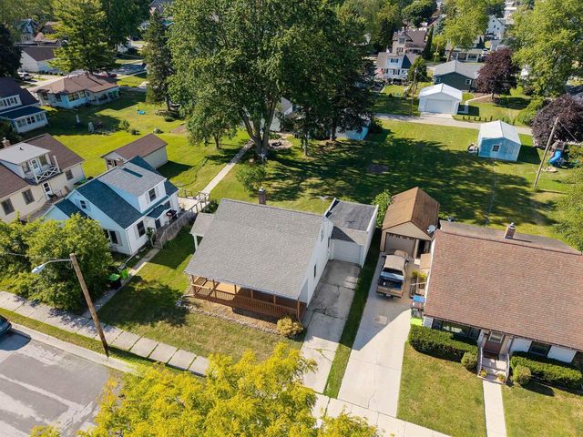 1814 PLEASANT AVENUE, New Holstein, WI 53061