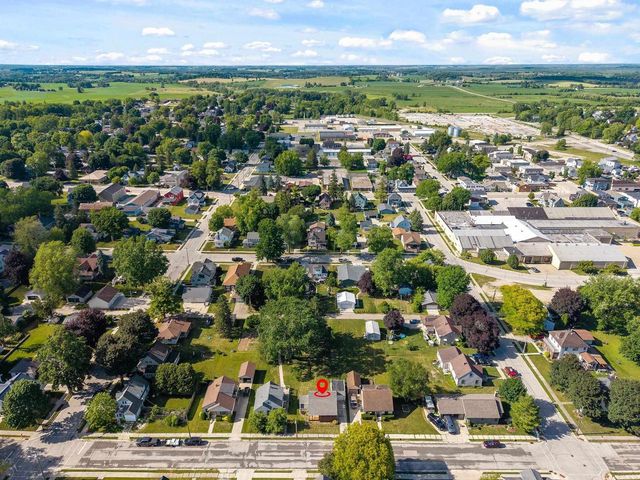 1814 PLEASANT AVENUE, New Holstein, WI 53061