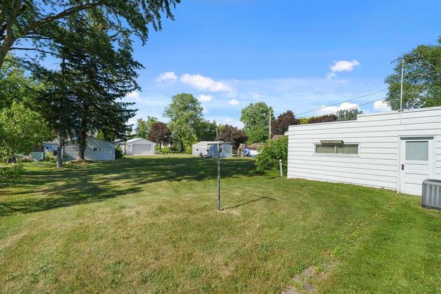 1814 PLEASANT AVENUE, New Holstein, WI 53061