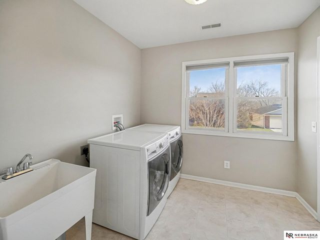 2151 N 81st Street, Lincoln, NE 68505