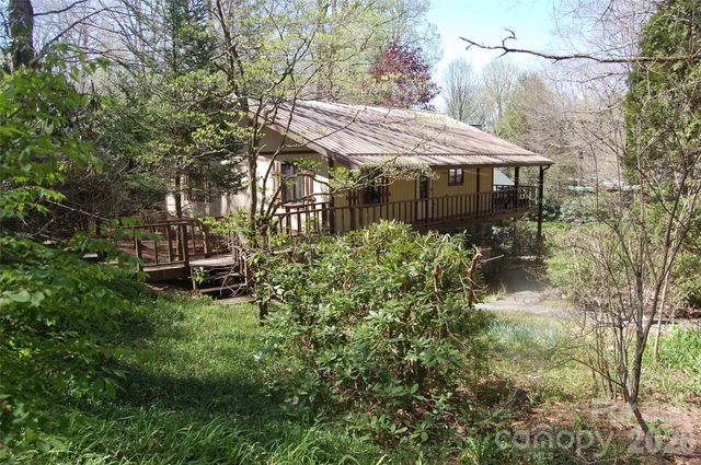 61 Dew Drop Loop, Newland, NC 28657