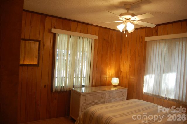 61 Dew Drop Loop, Newland, NC 28657