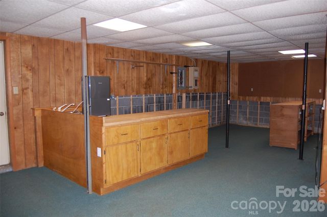 61 Dew Drop Loop, Newland, NC 28657