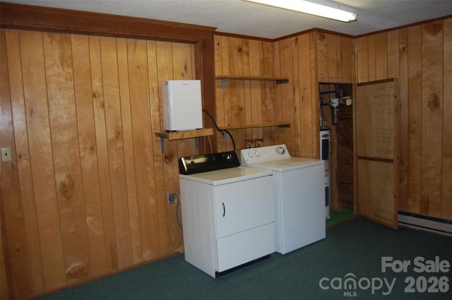 61 Dew Drop Loop, Newland, NC 28657