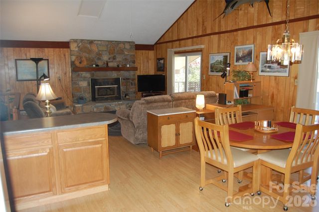 61 Dew Drop Loop, Newland, NC 28657