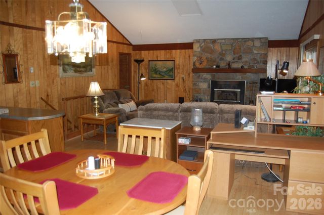61 Dew Drop Loop, Newland, NC 28657
