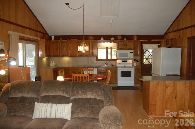 61 Dew Drop Loop, Newland, NC 28657