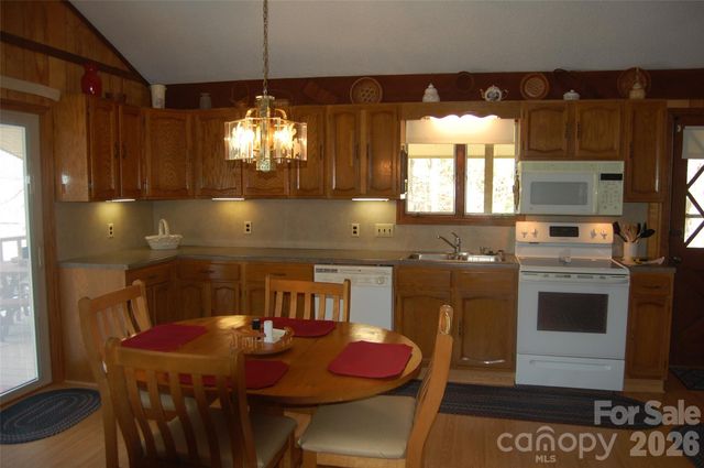 61 Dew Drop Loop, Newland, NC 28657