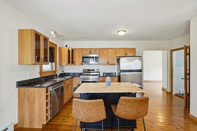 55 Chilmark St, Worcester, MA 01604