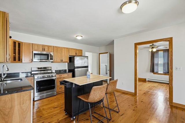 55 Chilmark St, Worcester, MA 01604