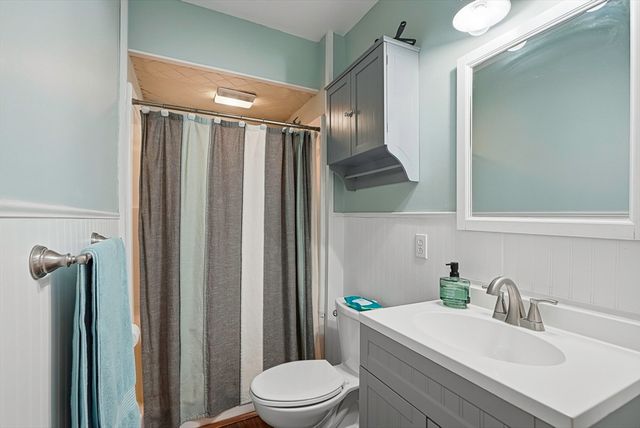 55 Chilmark St, Worcester, MA 01604