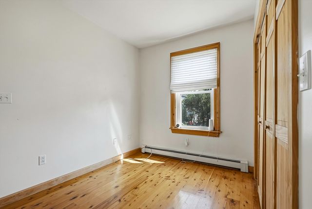 55 Chilmark St, Worcester, MA 01604