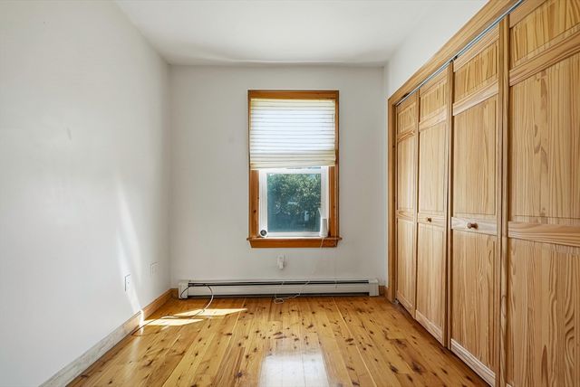 55 Chilmark St, Worcester, MA 01604