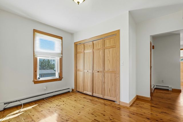 55 Chilmark St, Worcester, MA 01604