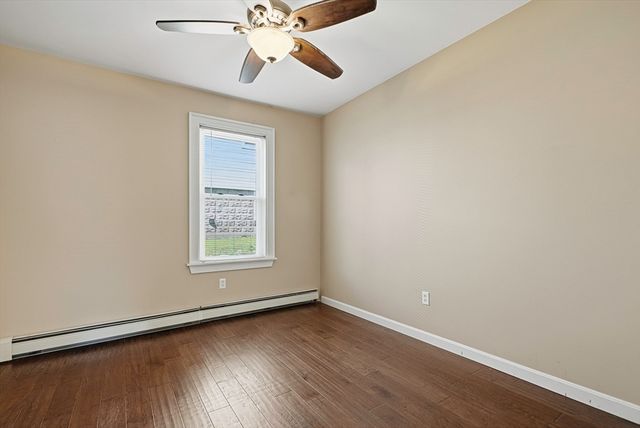 55 Chilmark St, Worcester, MA 01604