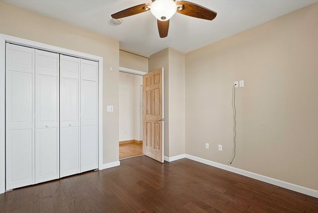 55 Chilmark St, Worcester, MA 01604